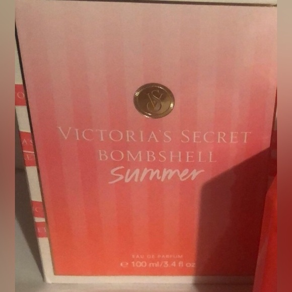 NWT Victoria’s Secret Bombshell Summer 3.4 oz. Sells for $129 online. Retired - Picture 5 of 6
